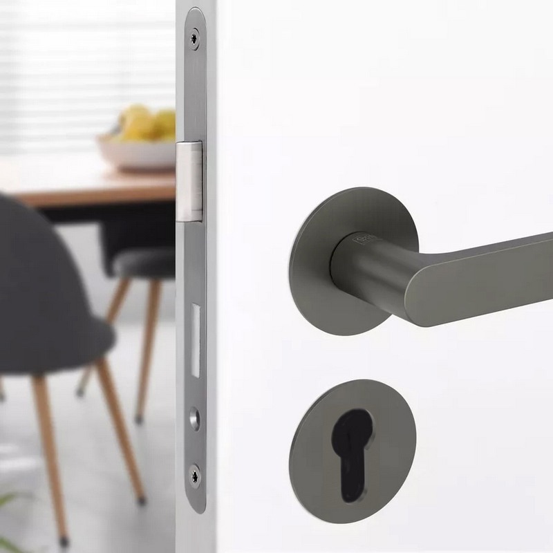 deurkrukgarnituur fluweelgrijs griffwerk-4