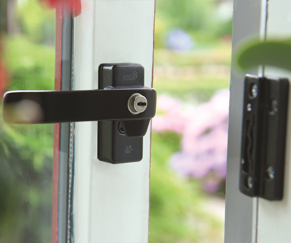 raamsluiting aluminium zwart axa-4