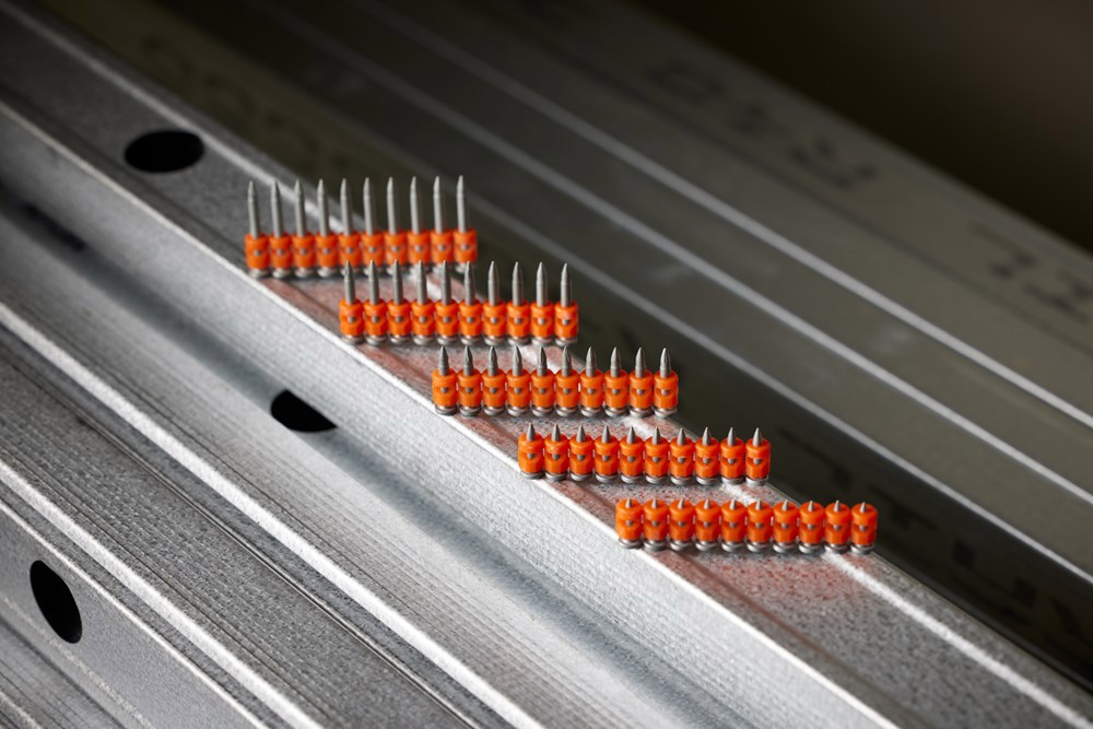 nagels op strip gehard spit-20