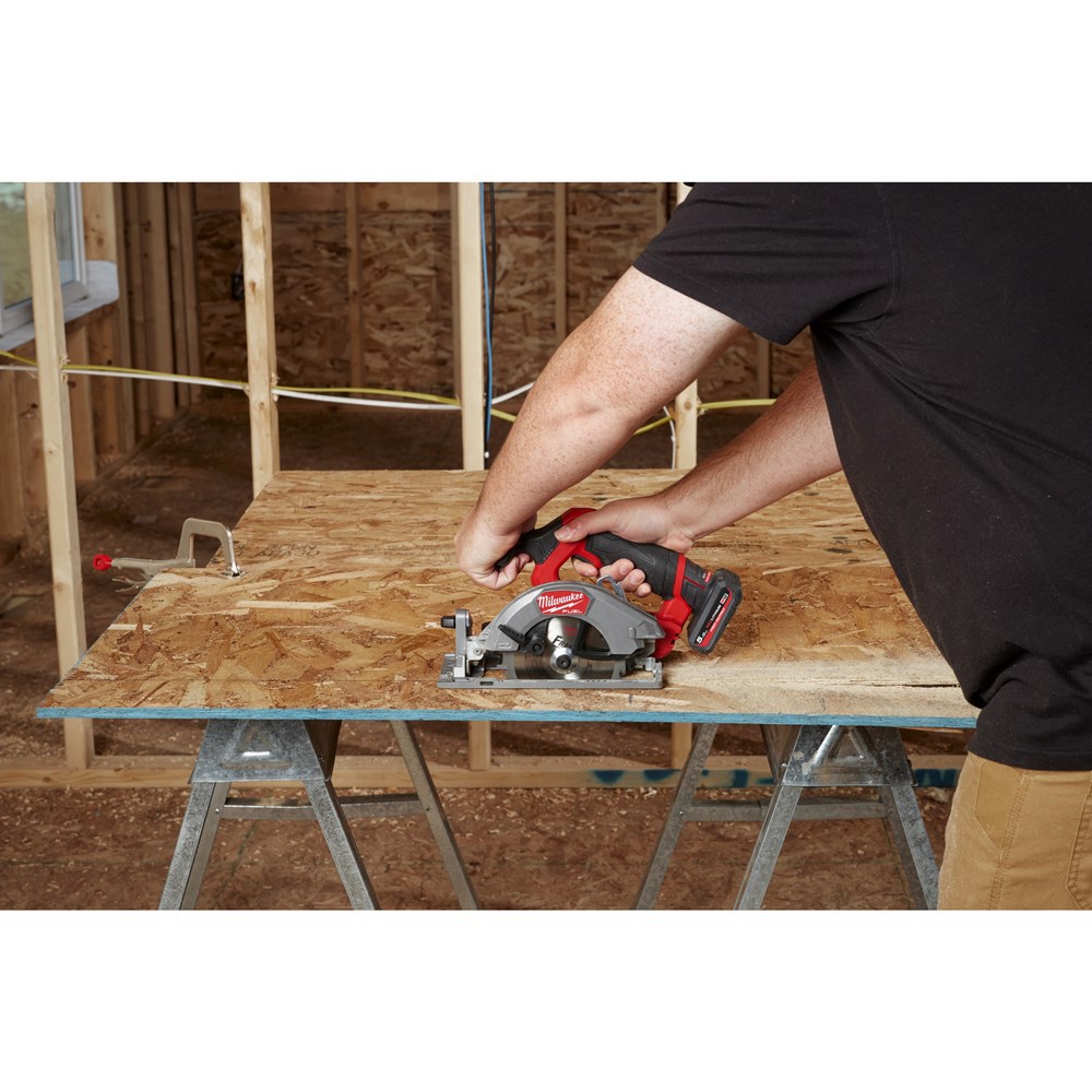 accu cirkelzaagmachine milwaukee 140mm-11