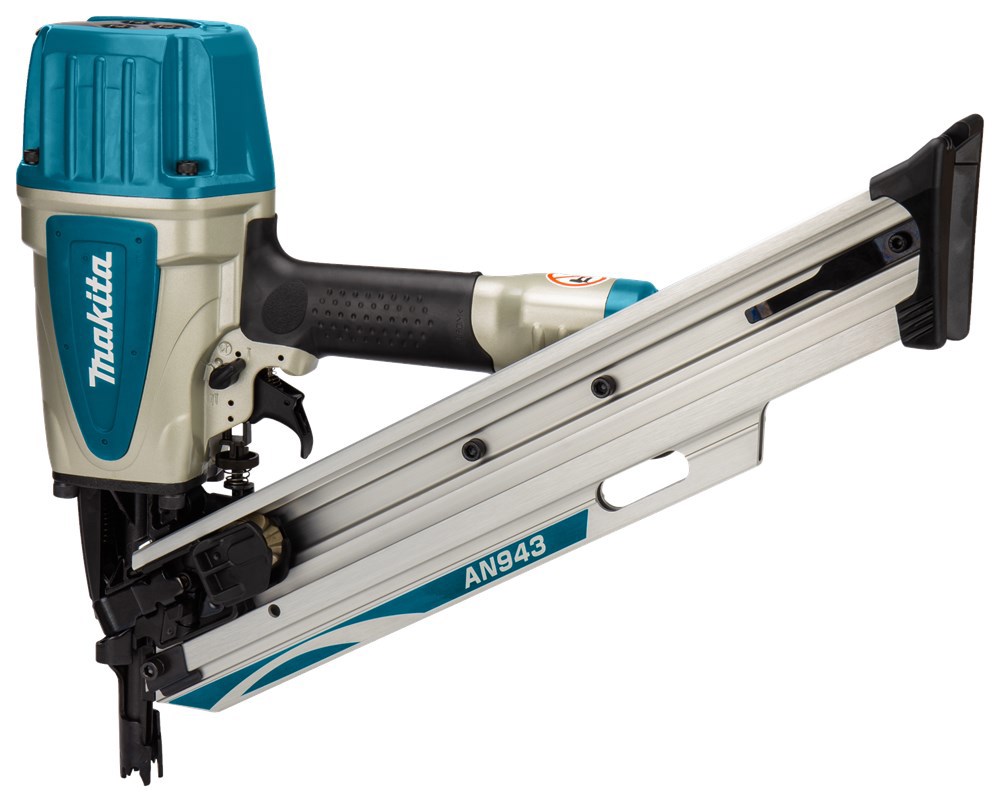 constructietacker makita 8bar-3