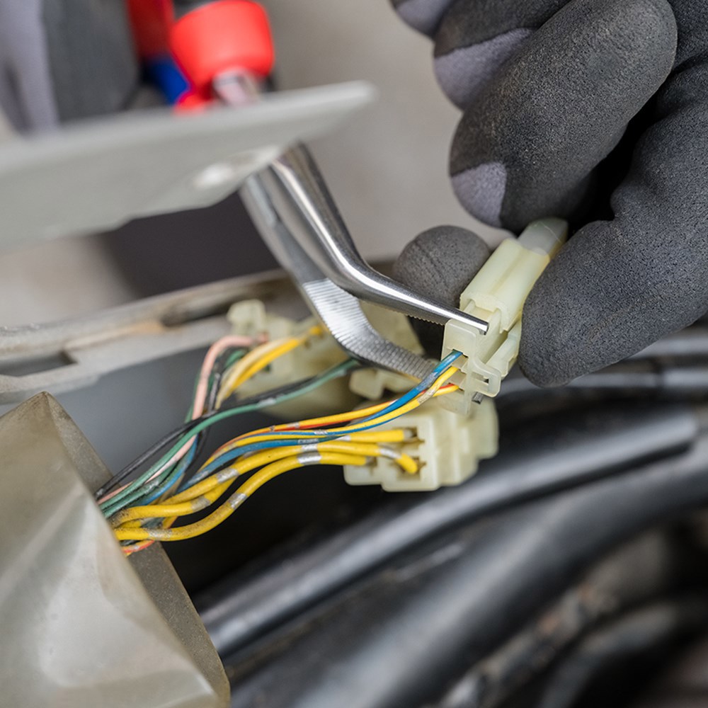 telefoontang gebogen knipex-3