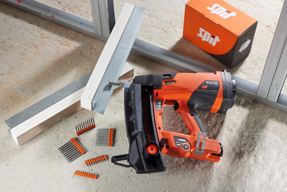 nagels op strip gehard spit-12