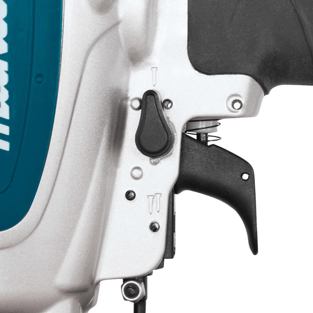 bradtacker makita 8bar-6