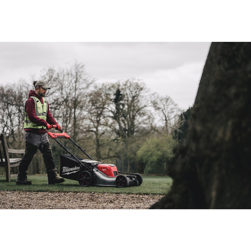 accu grasmaaier milwaukee 530mm-18