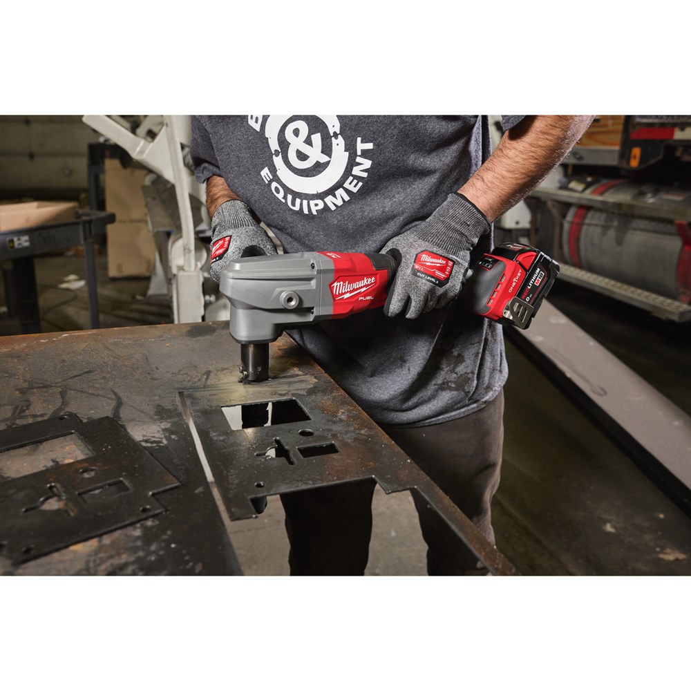 accu knabbelschaarmachine milwaukee-18