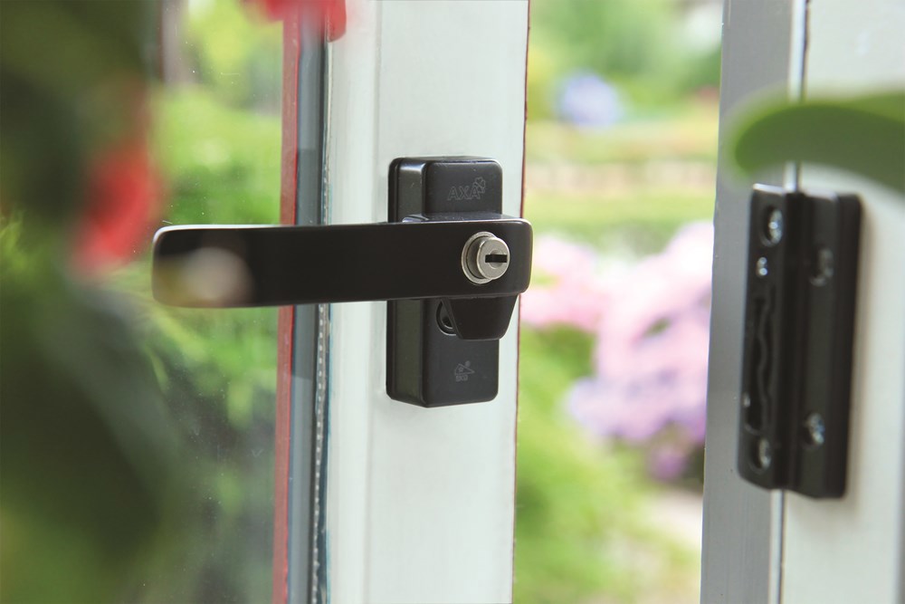 raamsluiting aluminium zwart axa-5