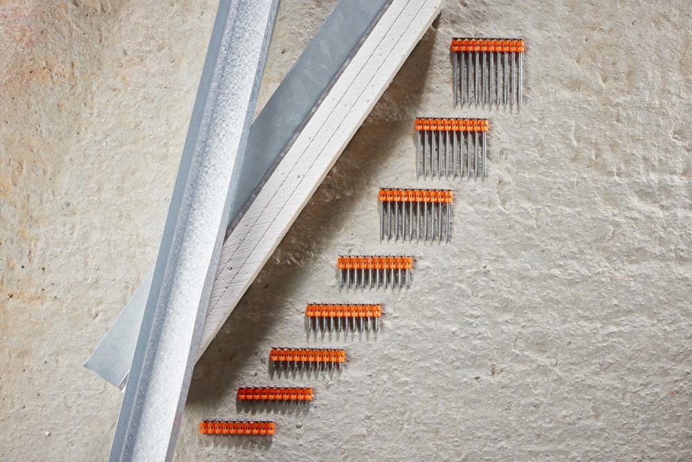 nagels op strip gehard spit-15